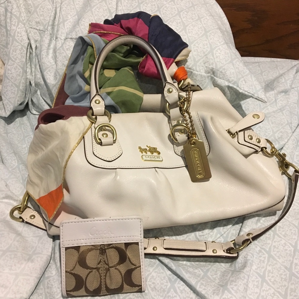 Coach satchel white with scarf and small wallet.